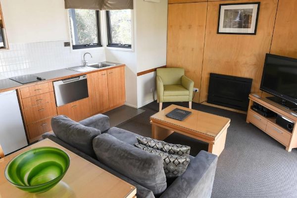 Cradle Mountain Wilderness Village (Lorinna)